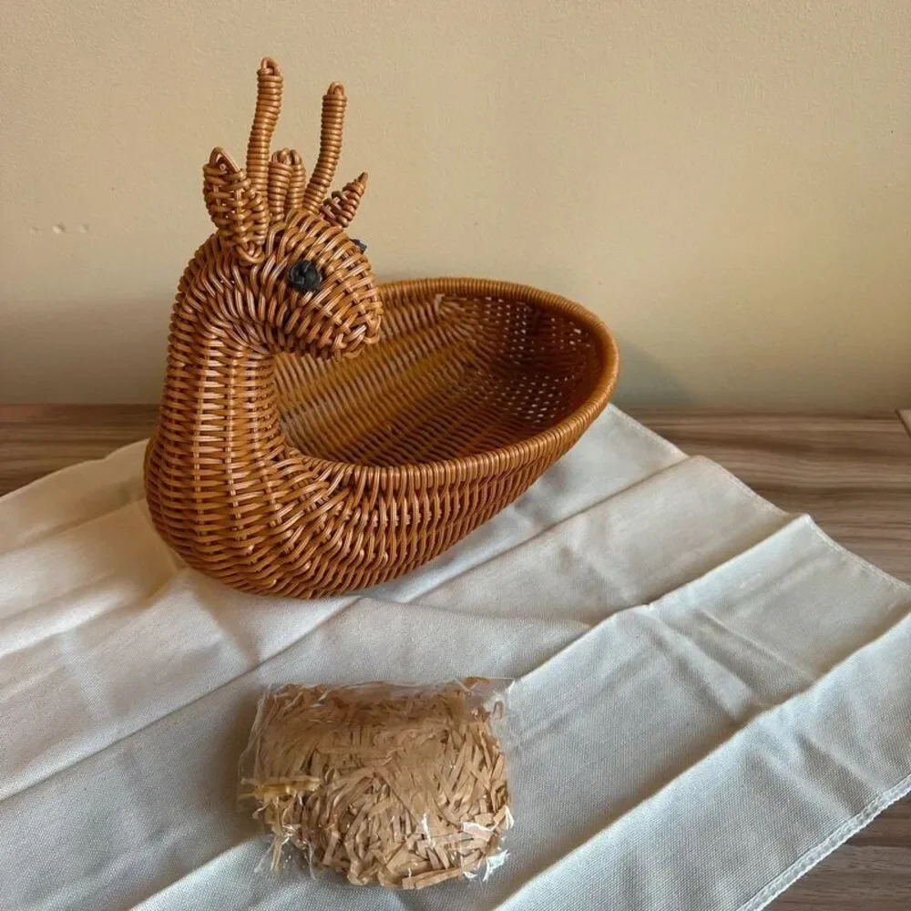 Rattan Deer Basket Reindeer Thanksgiving Holiday Gift Basket celebration decor
